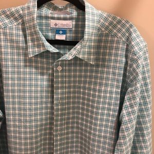 Men’s button down Columbia